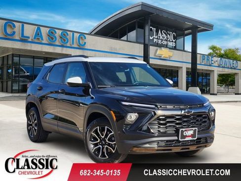 Used 2025 Chevrolet TrailBlazer ACTIV w/ Convenience Package FWD image 1