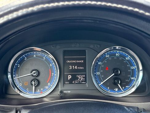 Used 2018 Toyota Corolla LE image 15