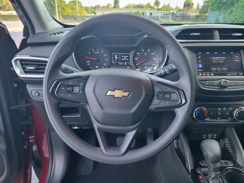 Certified 2022 Chevrolet TrailBlazer LT w/ Confidence II Package FWD image 12