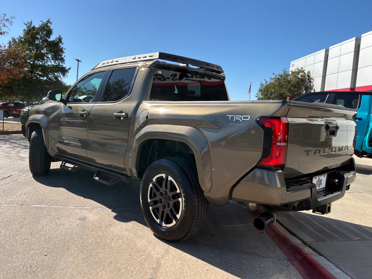 Used 2024 Toyota Tacoma TRD Sport w/ TRD Sport Upgrade Package RWD image 8
