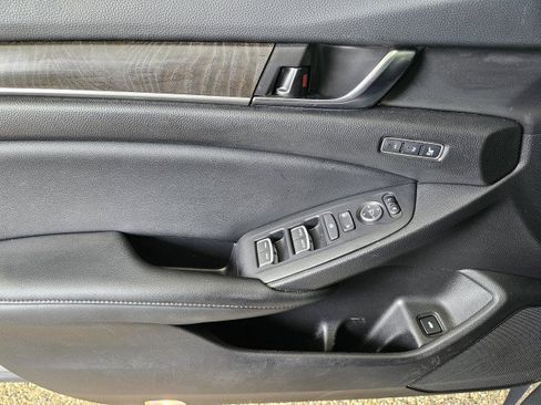 Used 2022 Honda Accord Touring image 29