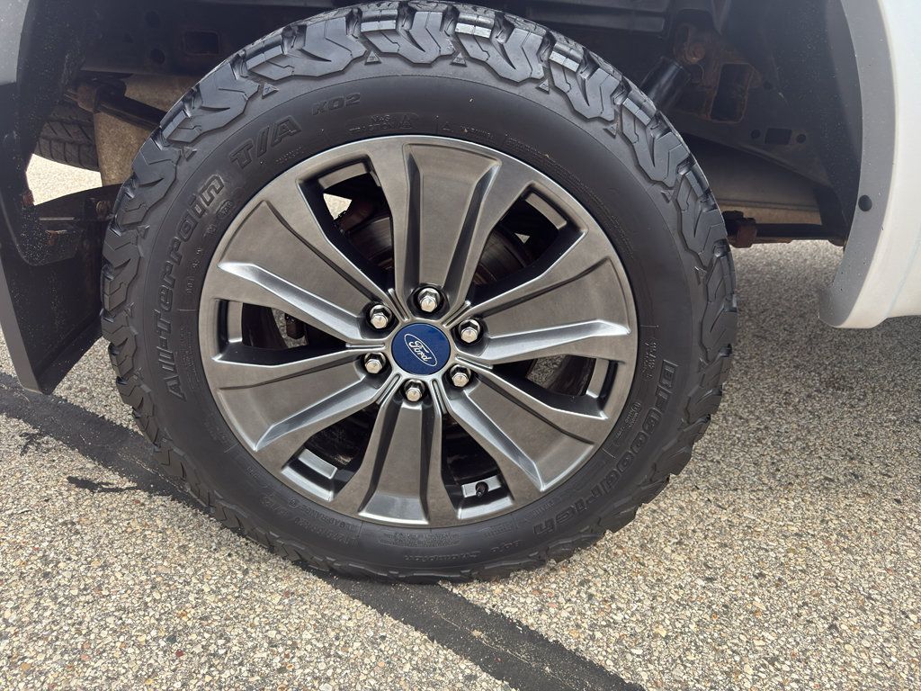 Used 2018 Ford F150 Lariat w/ Equipment Group 502A Luxury AWD/4WD image 14