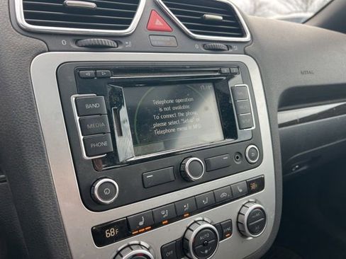 Used 2013 Volkswagen Eos Lux image 11