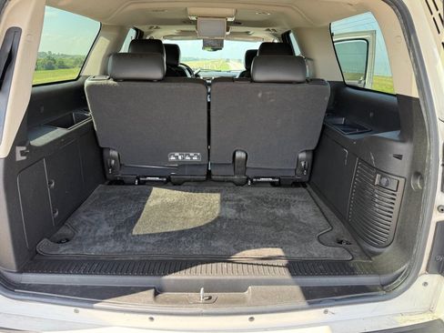 Used 2013 Chevrolet Suburban LTZ RWD image 20