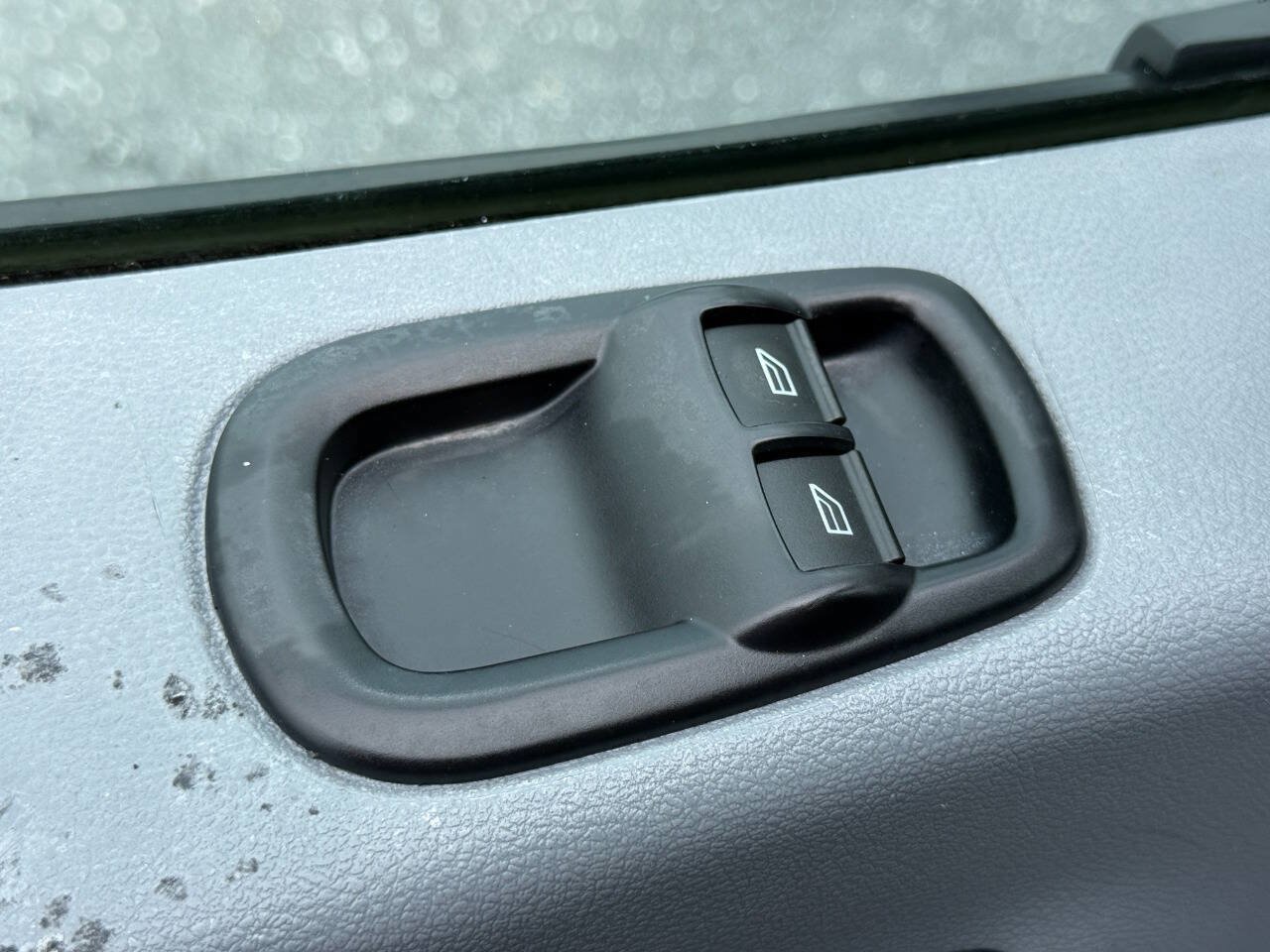 Used 2018 Ford Transit 250 148 Medium Roof RWD image 13