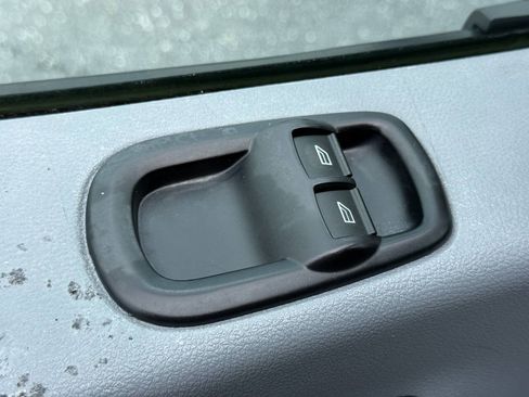 Used 2018 Ford Transit 250 148 Medium Roof RWD image 13