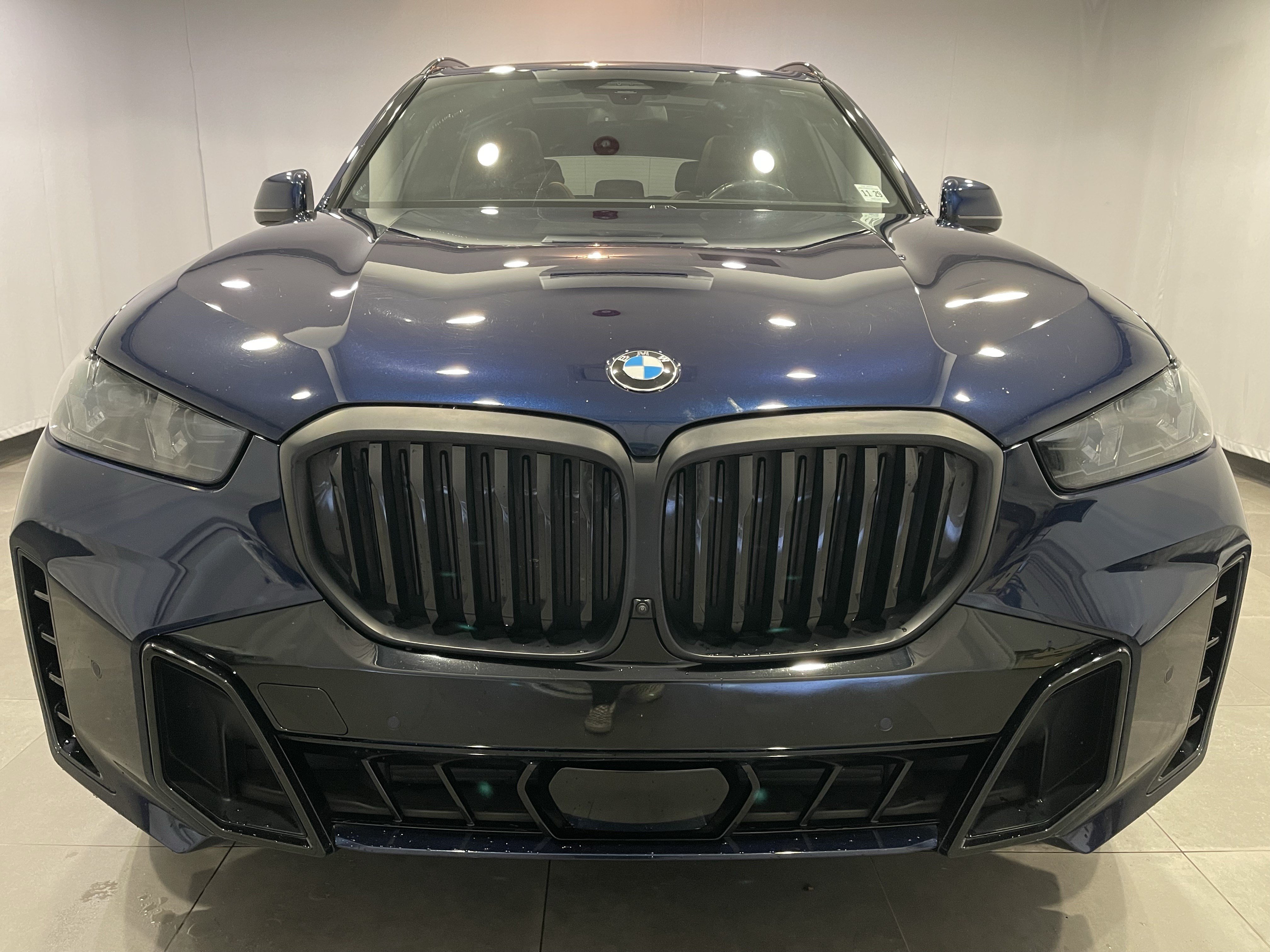 Certified 2025 BMW X5 xDrive40i w/ M Sport Package AWD/4WD image 2