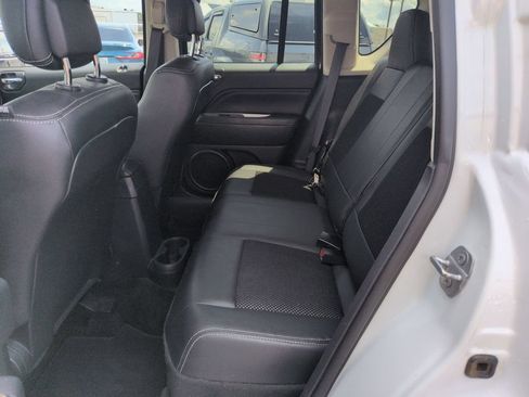 Used 2016 Jeep Compass Latitude AWD/4WD image 24
