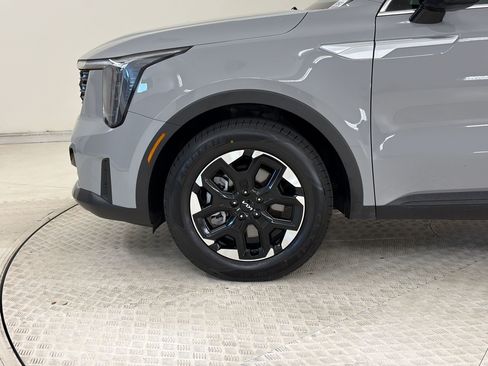 Used 2025 Kia Sorento S w/ Panoramic Sunroof Package FWD image 12