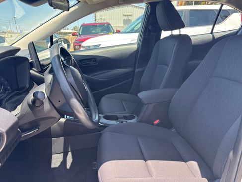 Used 2025 Toyota Corolla LE FWD image 24