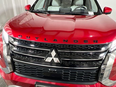 Used 2024 Mitsubishi Outlander SEL image 12