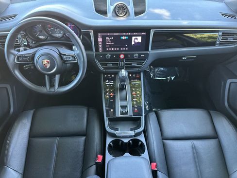 Certified 2025 Porsche Macan AWD/4WD image 6