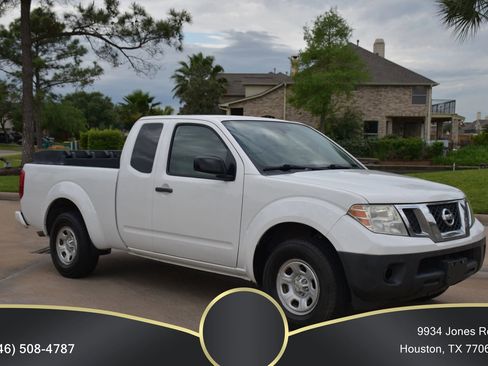 Used 2018 Nissan Frontier S RWD image 13