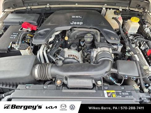 Used 2020 Jeep Gladiator Sport w/ Quick Order Package 24S AWD/4WD image 28
