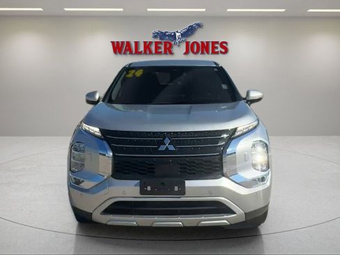 Used 2024 Mitsubishi Outlander SE AWD/4WD image 4