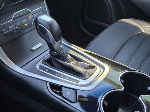 Used 2018 Ford Edge SEL w/ Equipment Group 201A image 9