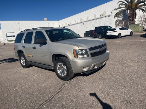 Used 2010 Chevrolet Tahoe LS w/ Exterior Plus Package image 3