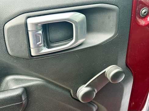 Used 2022 Jeep Wrangler Sport image 18