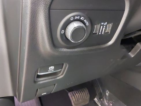 Used 2024 Jeep Grand Cherokee L Laredo AWD/4WD image 31