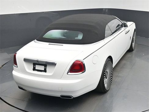 Used 2016 Rolls-Royce Dawn image 63
