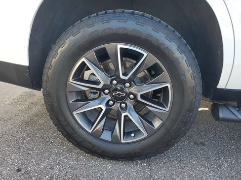 Used 2022 Chevrolet Tahoe Z71 w/ Luxury Package AWD/4WD image 5