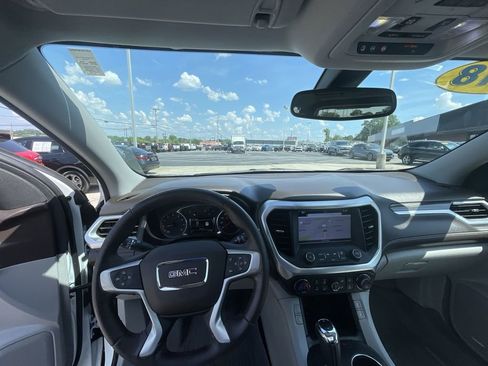 Certified 2018 GMC Acadia SLT w/ LPO, Floor Liner Package FWD image 11