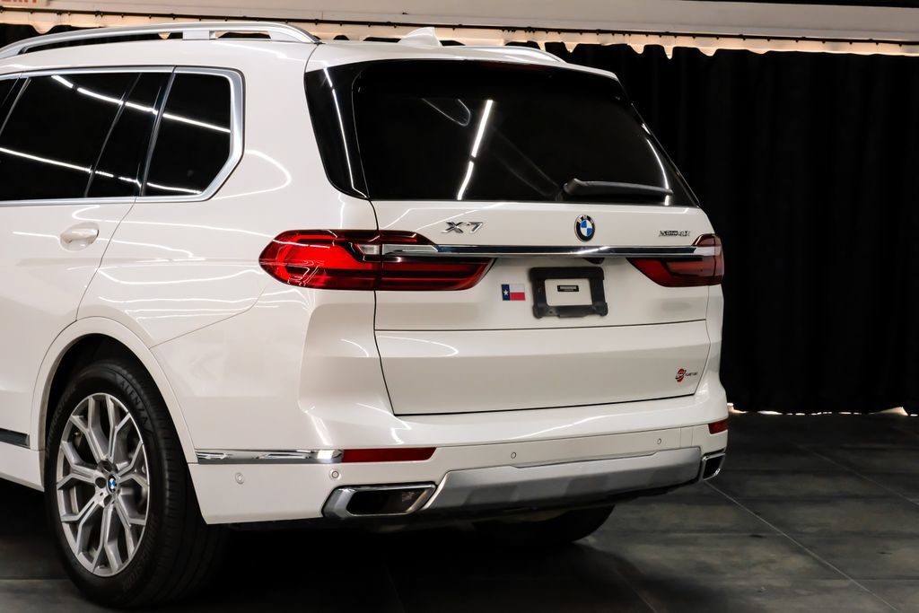 Used 2020 BMW X7 xDrive40i w/ Parking Assistance Package AWD/4WD image 15