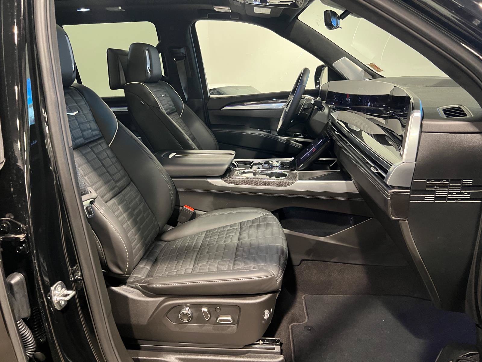 Used 2026 Cadillac Escalade V AWD/4WD image 45