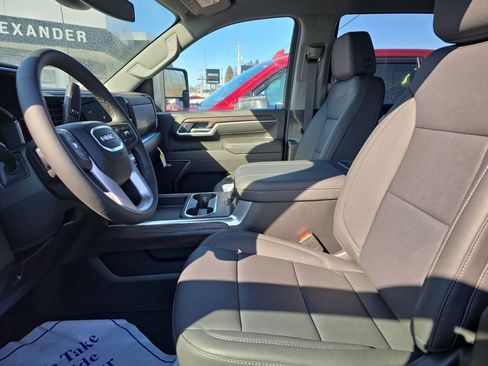 New 2026 GMC Sierra 2500 SLT w/ SLT Premium Package image 4