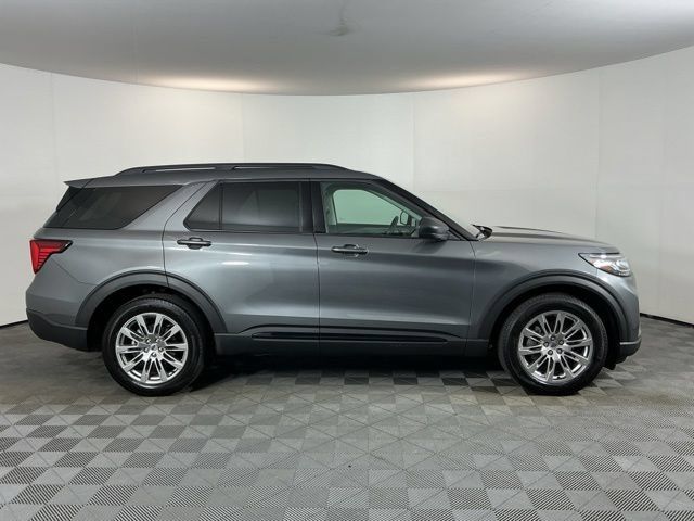 Used 2026 Ford Explorer Active w/ Active Comfort Package AWD/4WD image 4