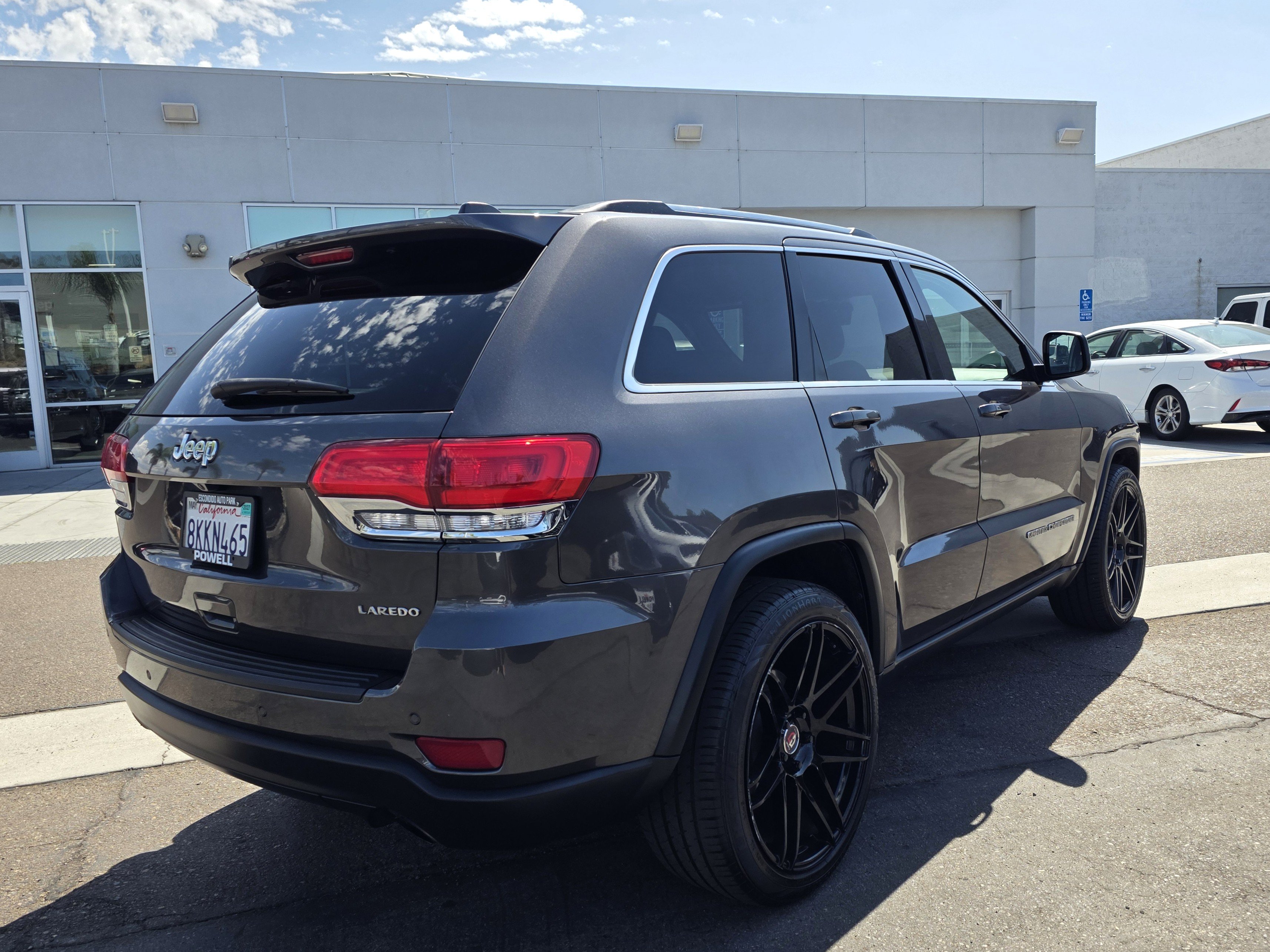 Certified 2019 Jeep Grand Cherokee Laredo w/ Laredo X Package RWD image 5