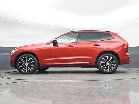 Used 2024 Volvo XC60 B5 Plus w/ Protection Package Premier image 40