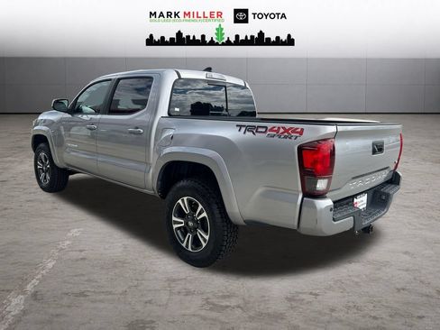 Certified 2018 Toyota Tacoma TRD Sport AWD/4WD image 3