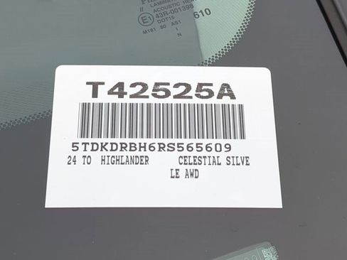 Certified 2024 Toyota Highlander LE image 17