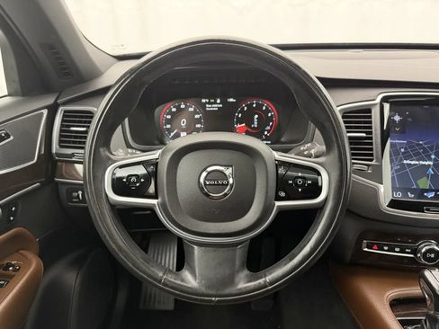 Used 2019 Volvo XC90 T6 Momentum w/ Protection Package Premier AWD/4WD image 12