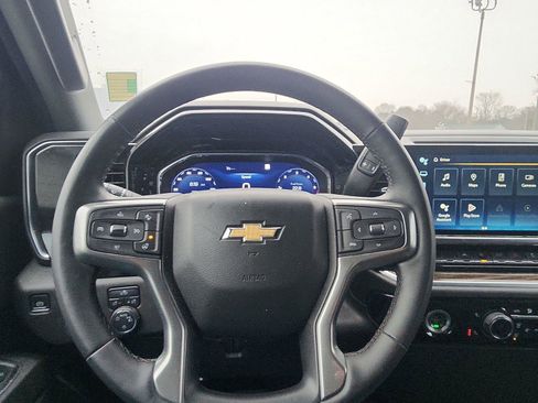 Used 2023 Chevrolet Silverado 1500 LT image 12