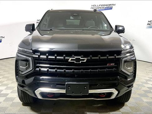 Used 2025 Chevrolet Suburban Z71 AWD/4WD image 2