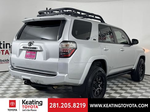Used 2022 Toyota 4Runner SR5 image 4