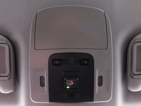 Used 2022 Toyota Camry SE image 43