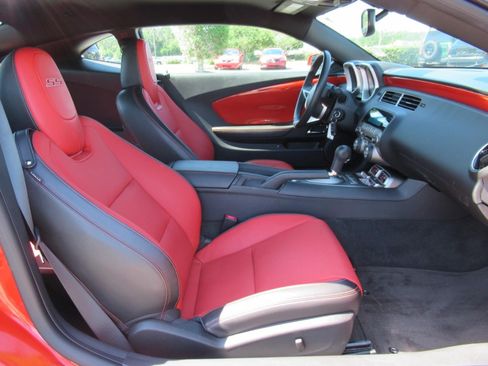 Used 2010 Chevrolet Camaro SS w/ RS Package RWD image 10