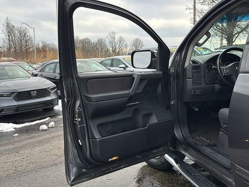 Used 2012 Nissan Titan SV w/ SV Value Truck Pkg image 11