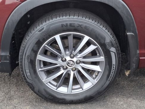 Used 2018 Toyota Highlander XLE w/ Protection Package #3 image 27