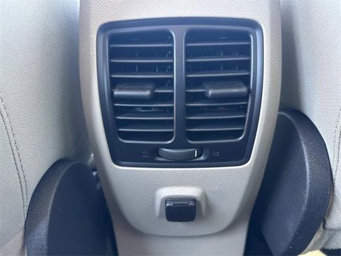 Used 2017 Ford Escape SE image 15