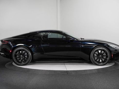 Used 2018 Aston Martin DB11 V12 image 9