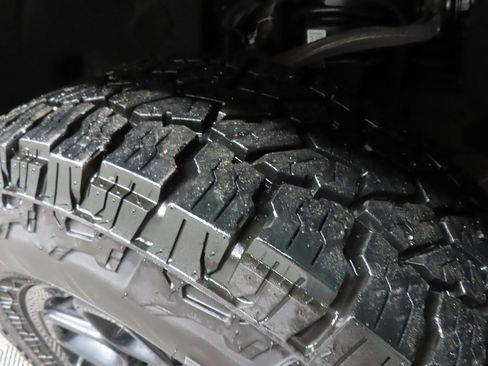 Used 2020 Chevrolet Silverado 1500 LT Trail Boss w/ Convenience Package image 7