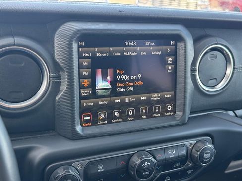 Used 2022 Jeep Wrangler Unlimited Sahara image 21