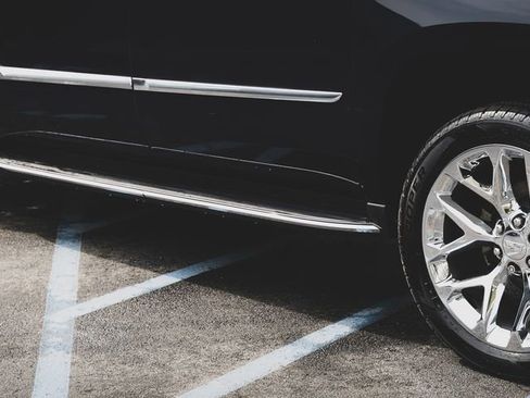 Used 2017 Cadillac Escalade ESV Luxury image 8