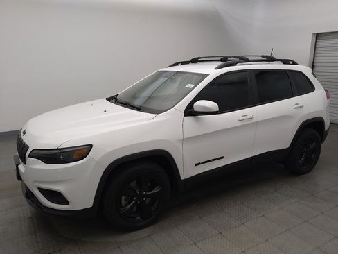 Used 2020 Jeep Cherokee Latitude Plus FWD image 2