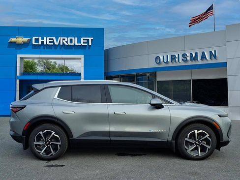 New 2026 Chevrolet Equinox EV LT image 2