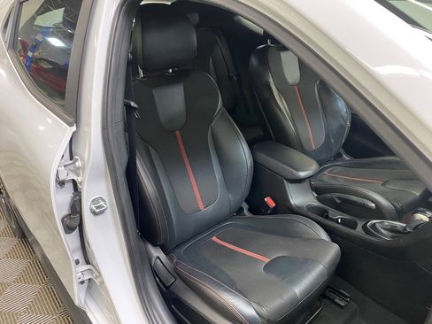 Used 2019 Hyundai Veloster Turbo image 42